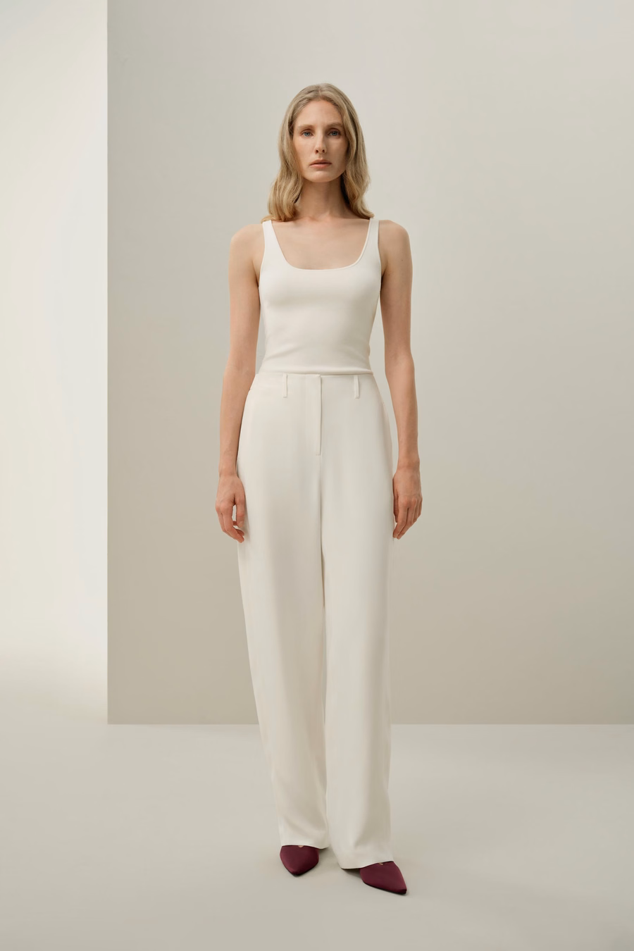 Pantalons en crépon de soie à couture courbée