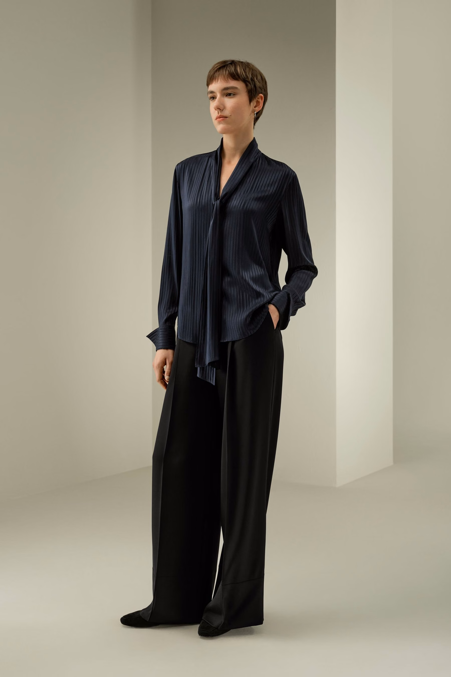 Blouse en soie avec un ruban détachable