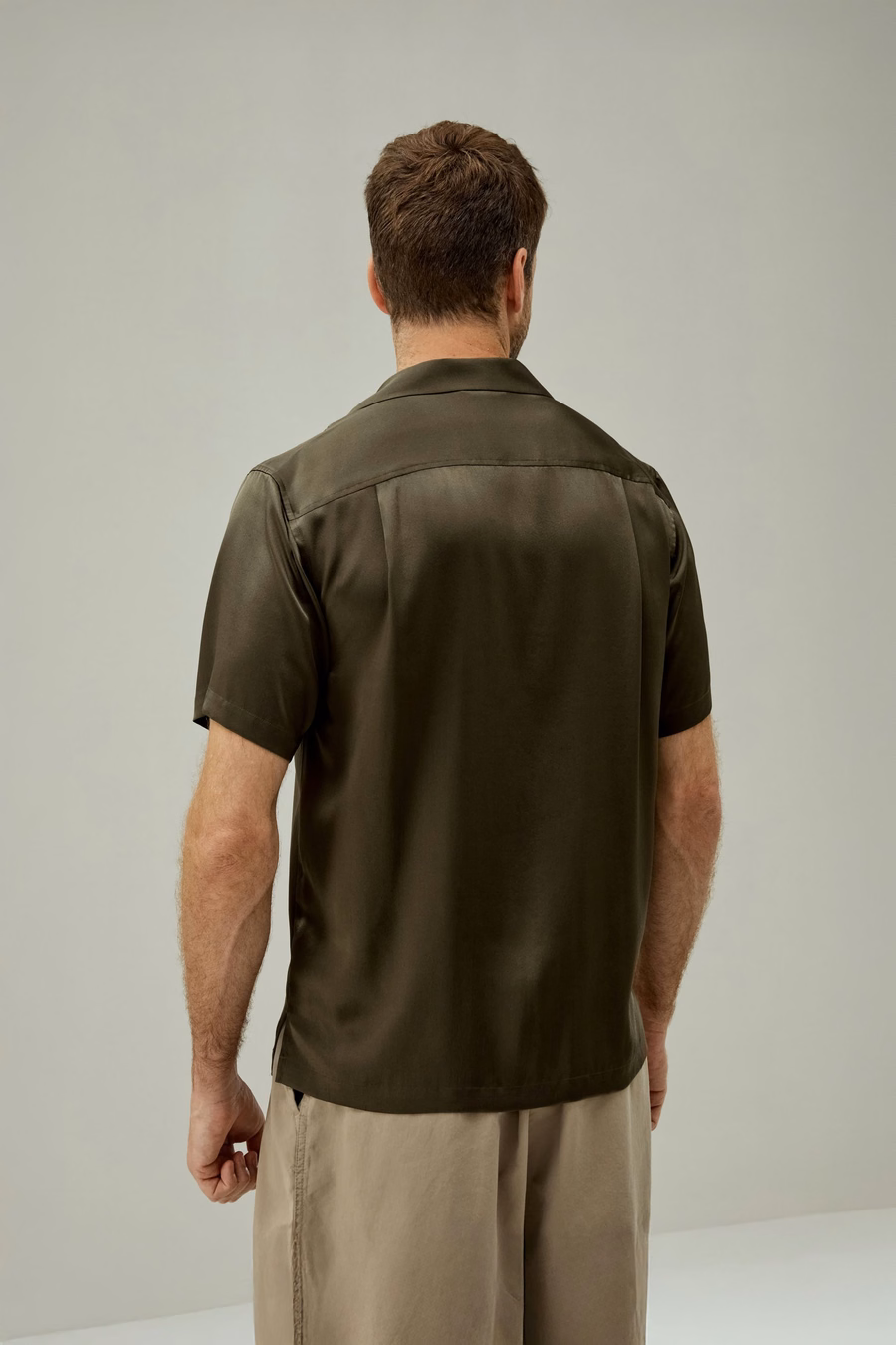 Chemise de camp en soie pour hommes