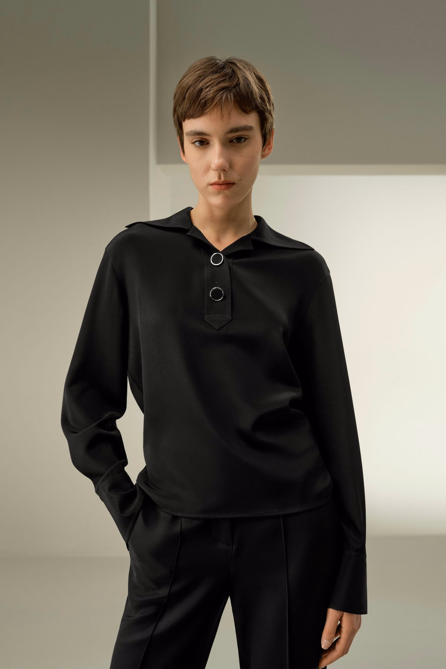 Blouse popover en soie stretch de luxe