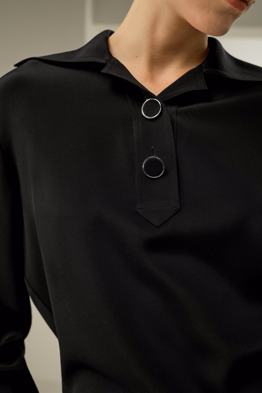 Blouse popover en soie stretch de luxe