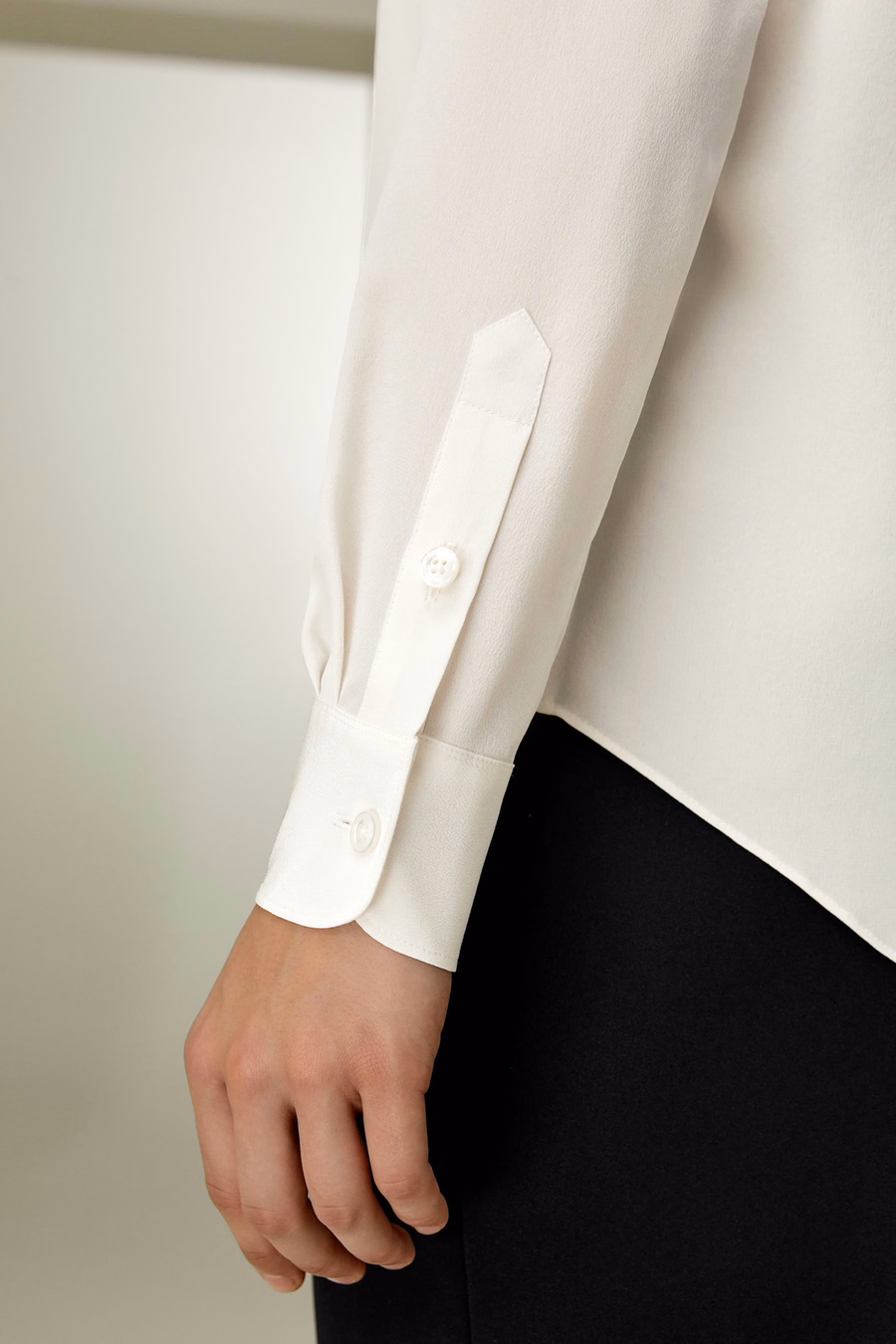 Blouse en soie à nœud papillon