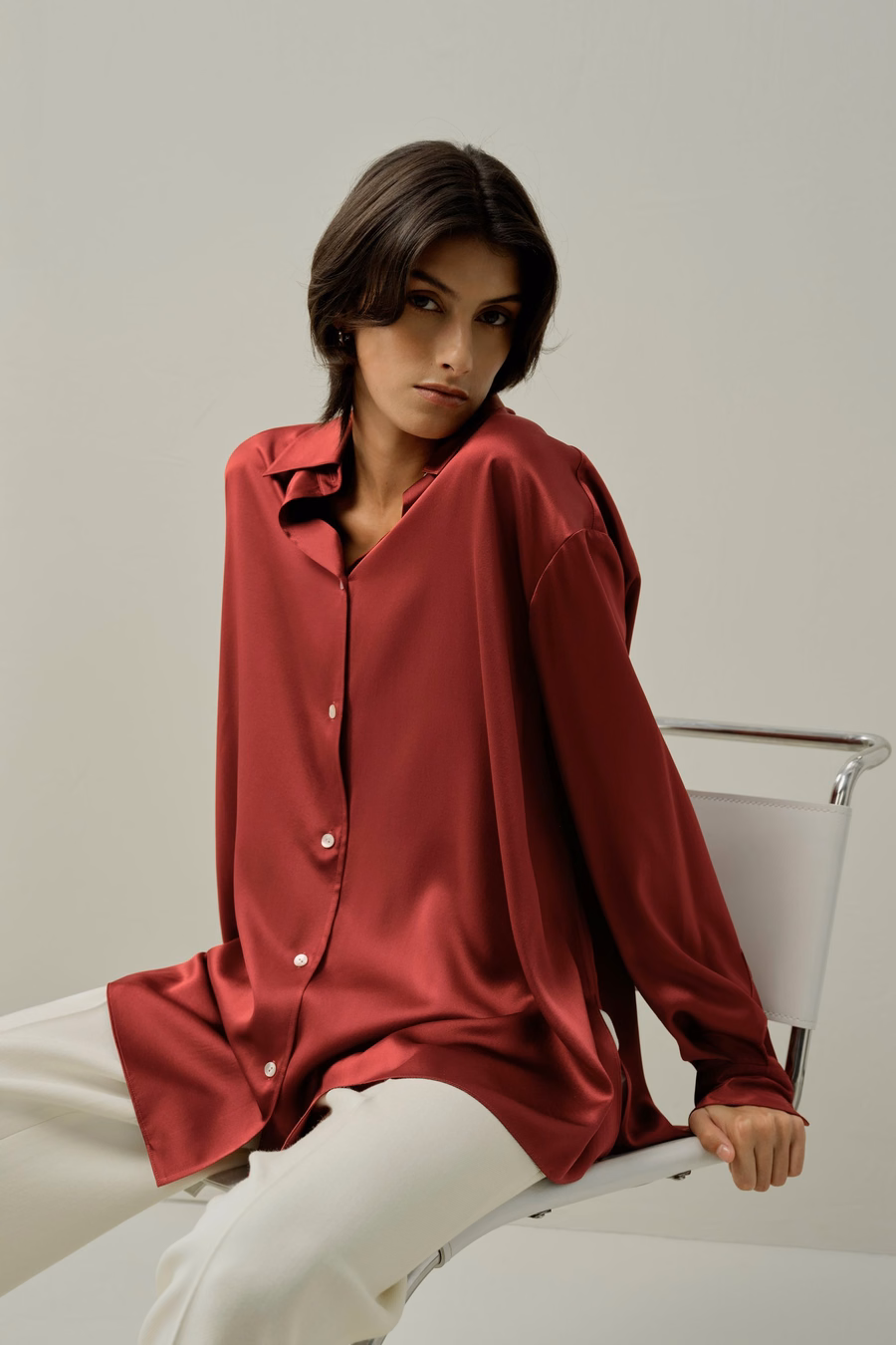 Chemise en soie oversize écarlate