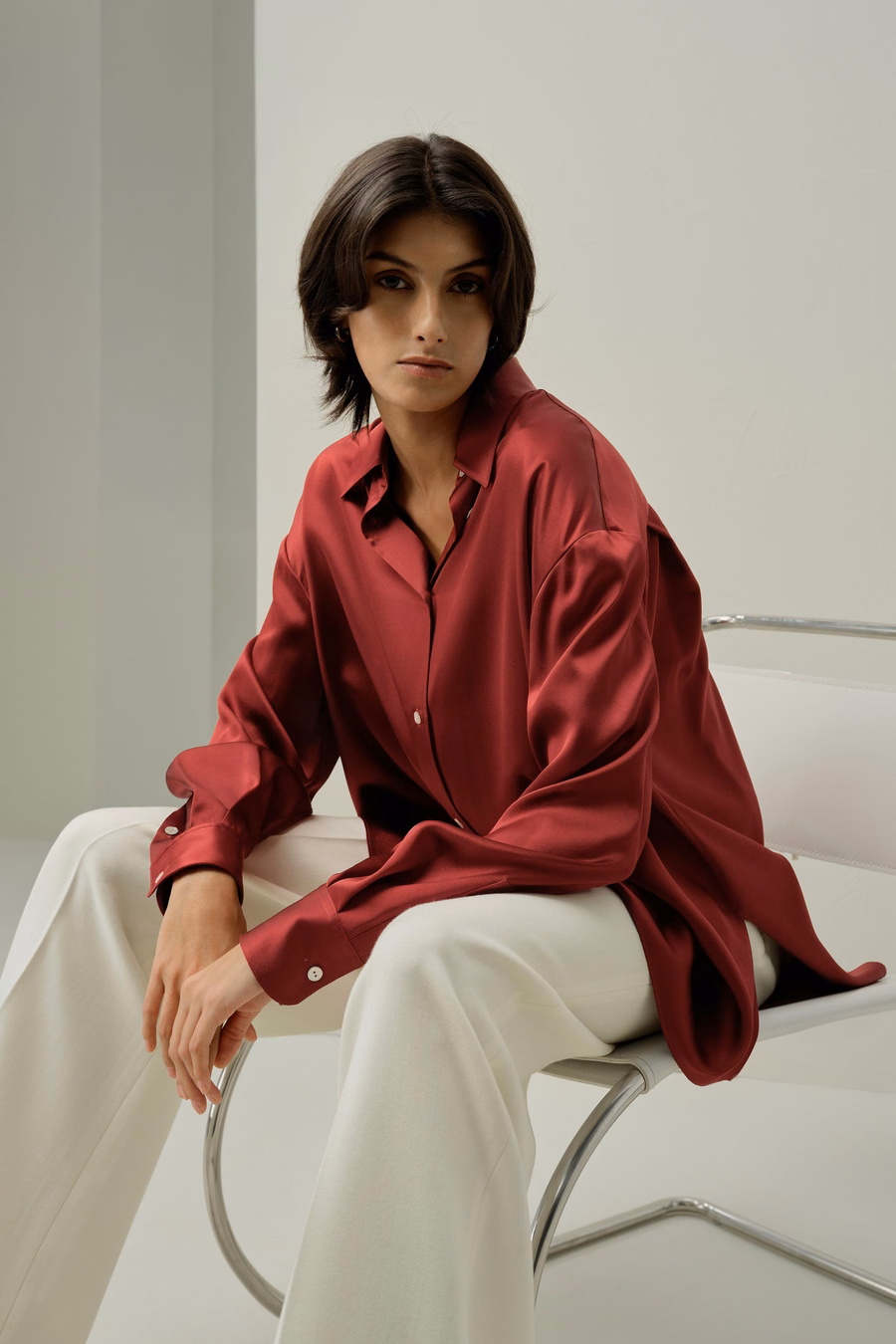 Chemise en soie oversize écarlate