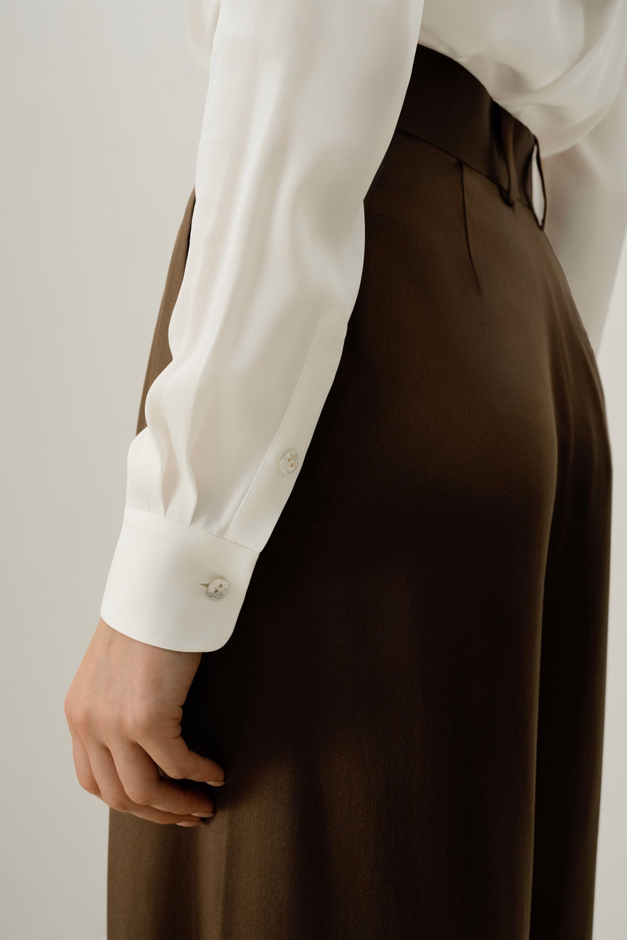 Chemise en Soie à Col Élargi