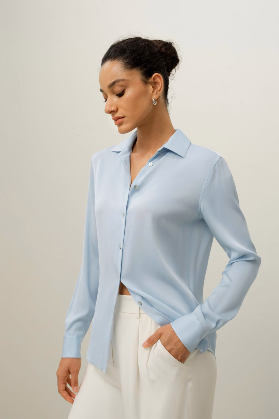 Chemise en Soie à Col Élargi