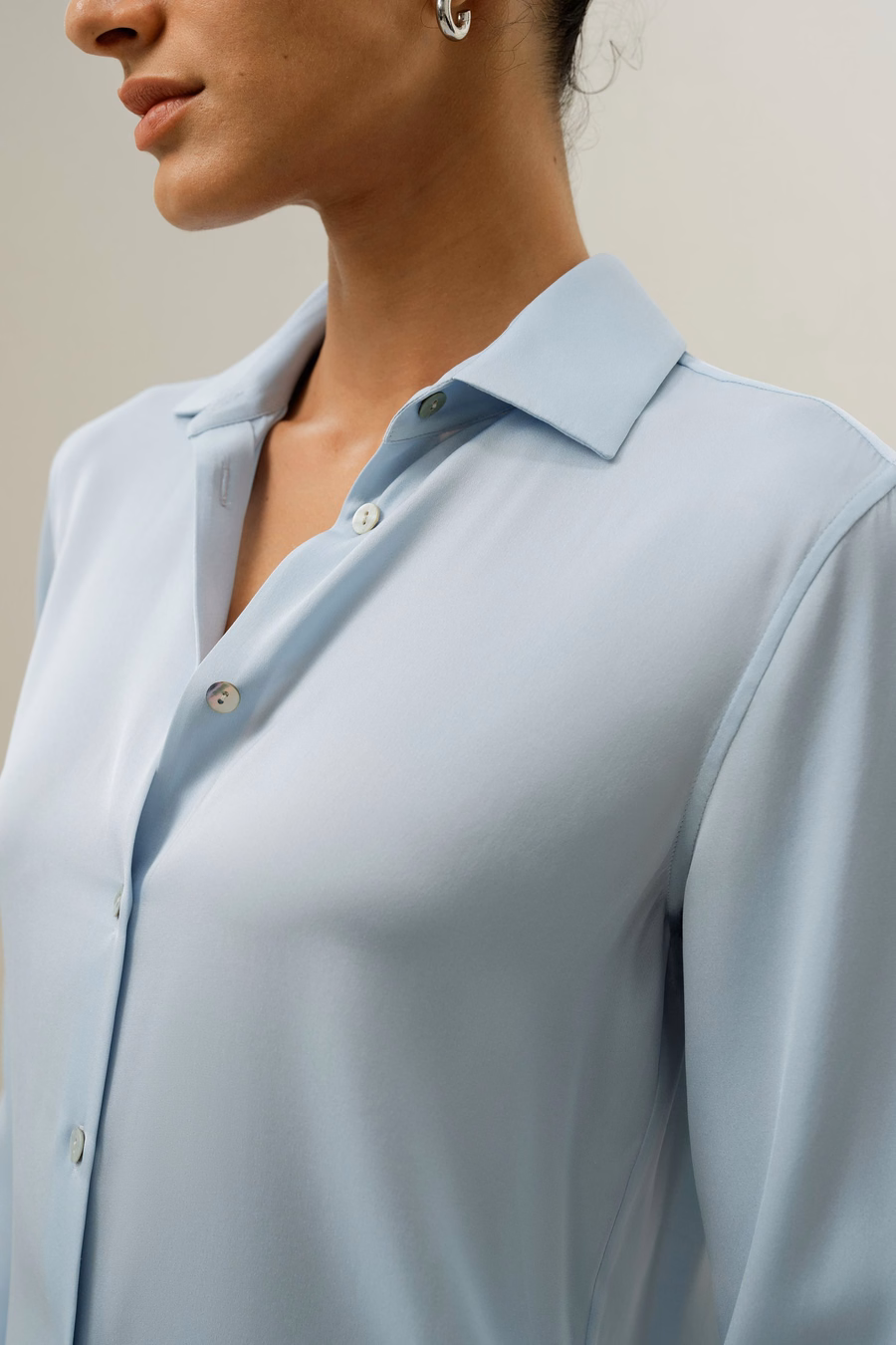 Chemise en Soie à Col Élargi