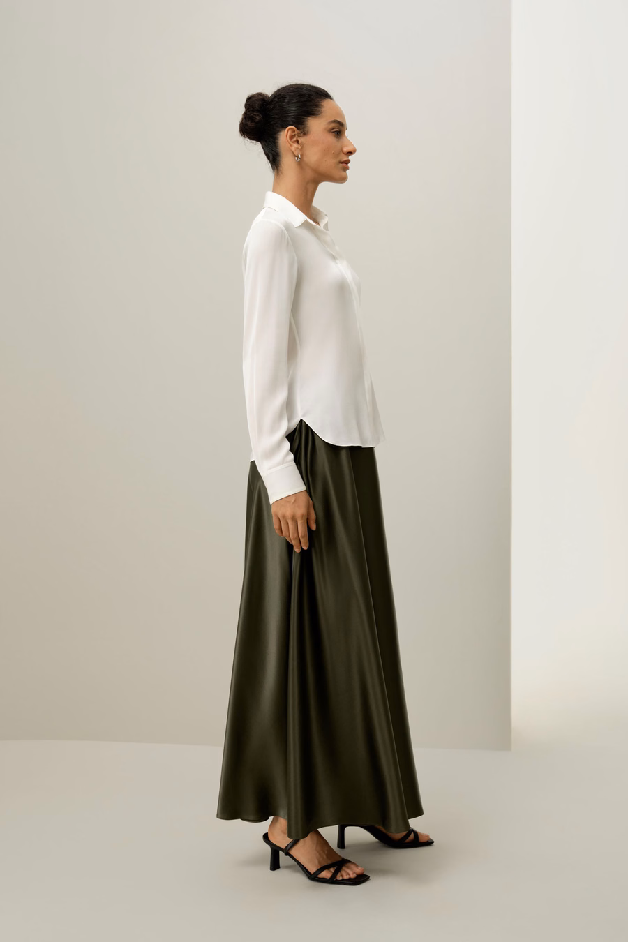Chemise en soie silhouette élégante