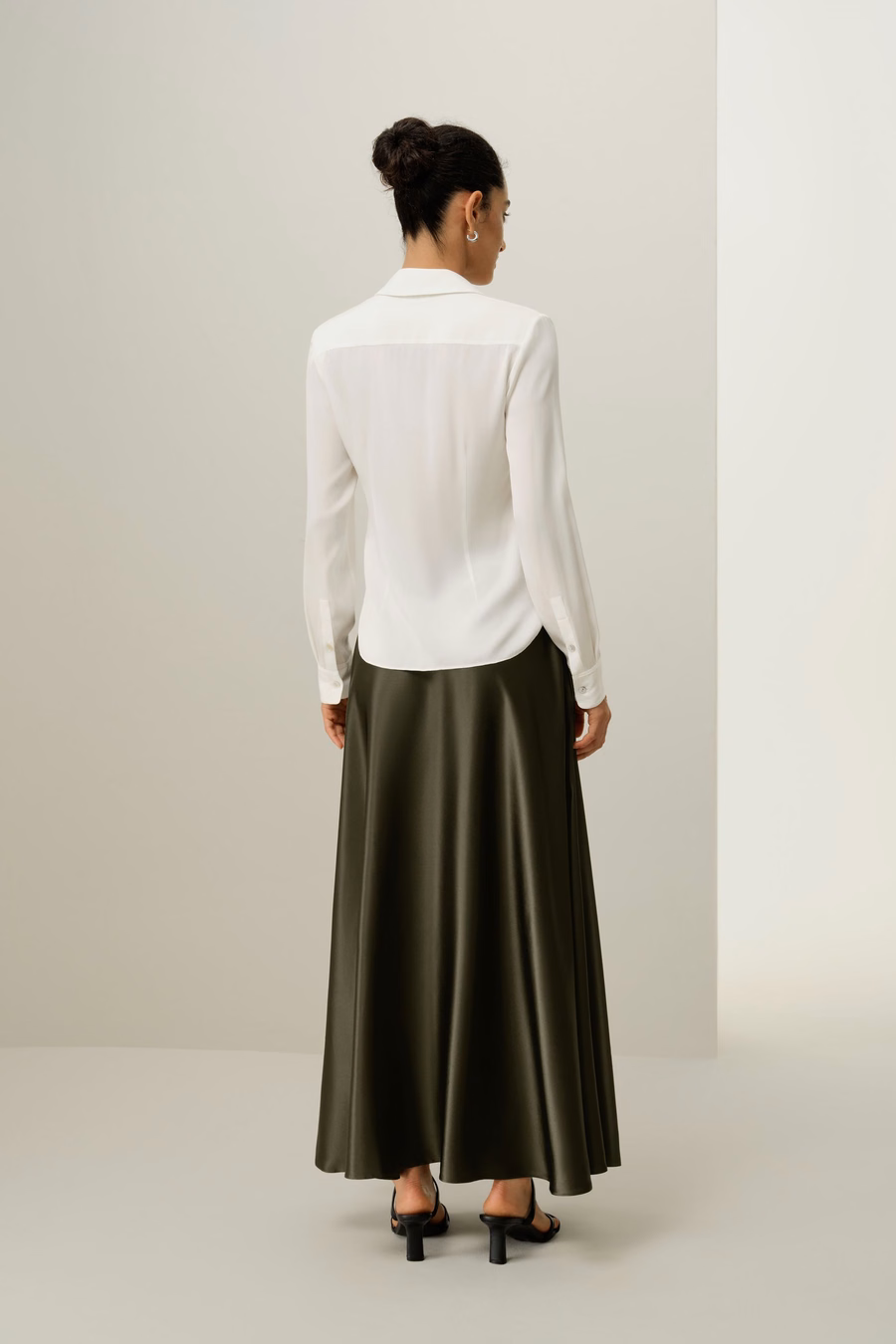 Chemise en soie silhouette élégante