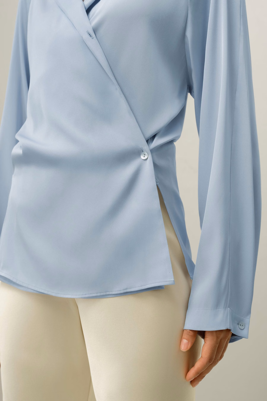 Chemise en Soie Multipositions