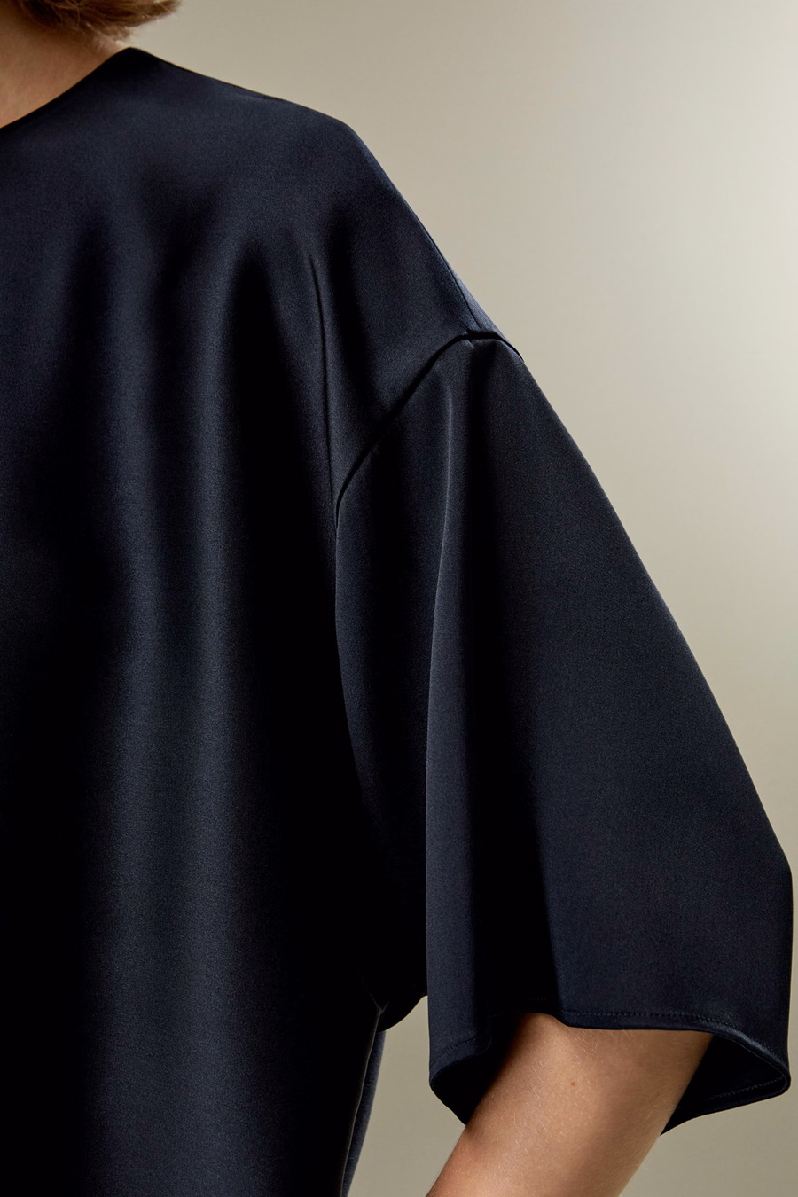 Blouse en soie décontractée à col rond
