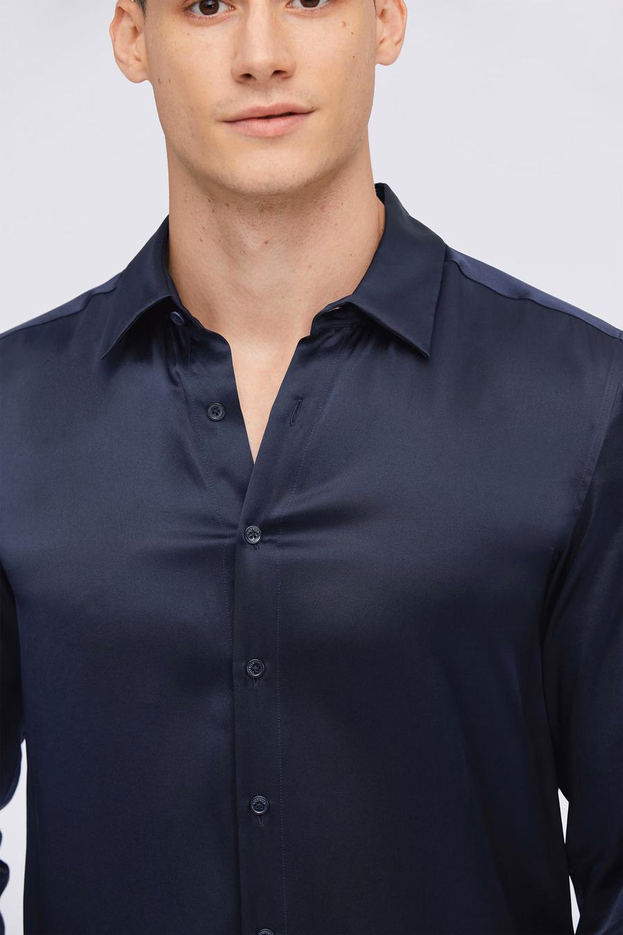 Chemise de base en soie de mûrier pour hommes