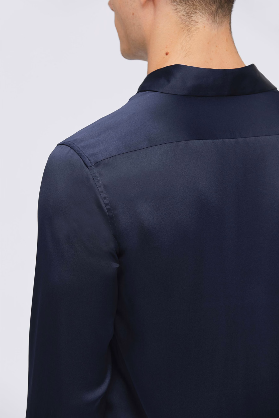 Chemise de base en soie de mûrier pour hommes