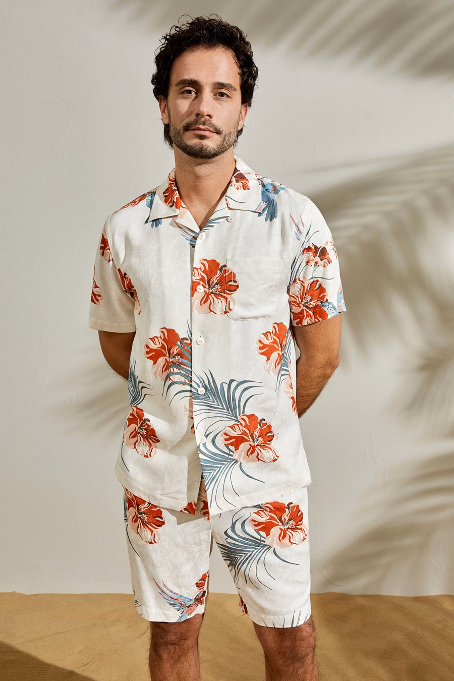 Chemise hibiscus de croisière hawaïenne