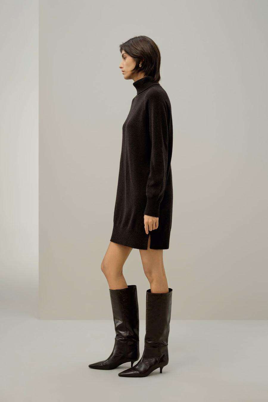 Robe-pull en laine-cashmere à col roulé
