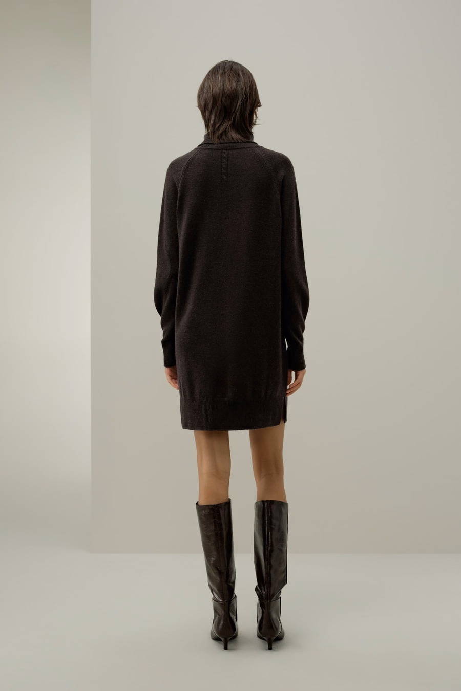 Robe-pull en laine-cashmere à col roulé