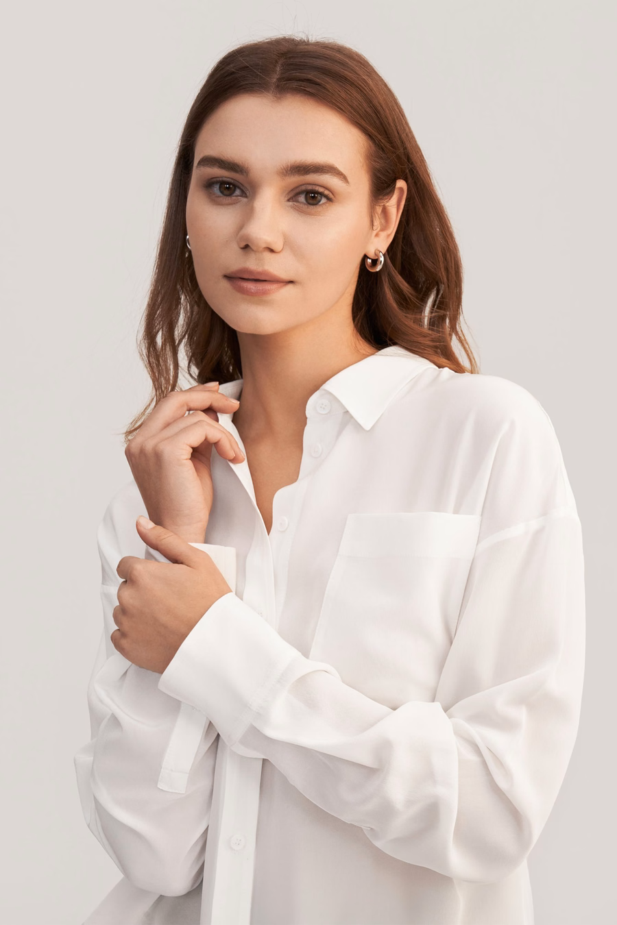 Chemise en soie oversize à épaules tombantes