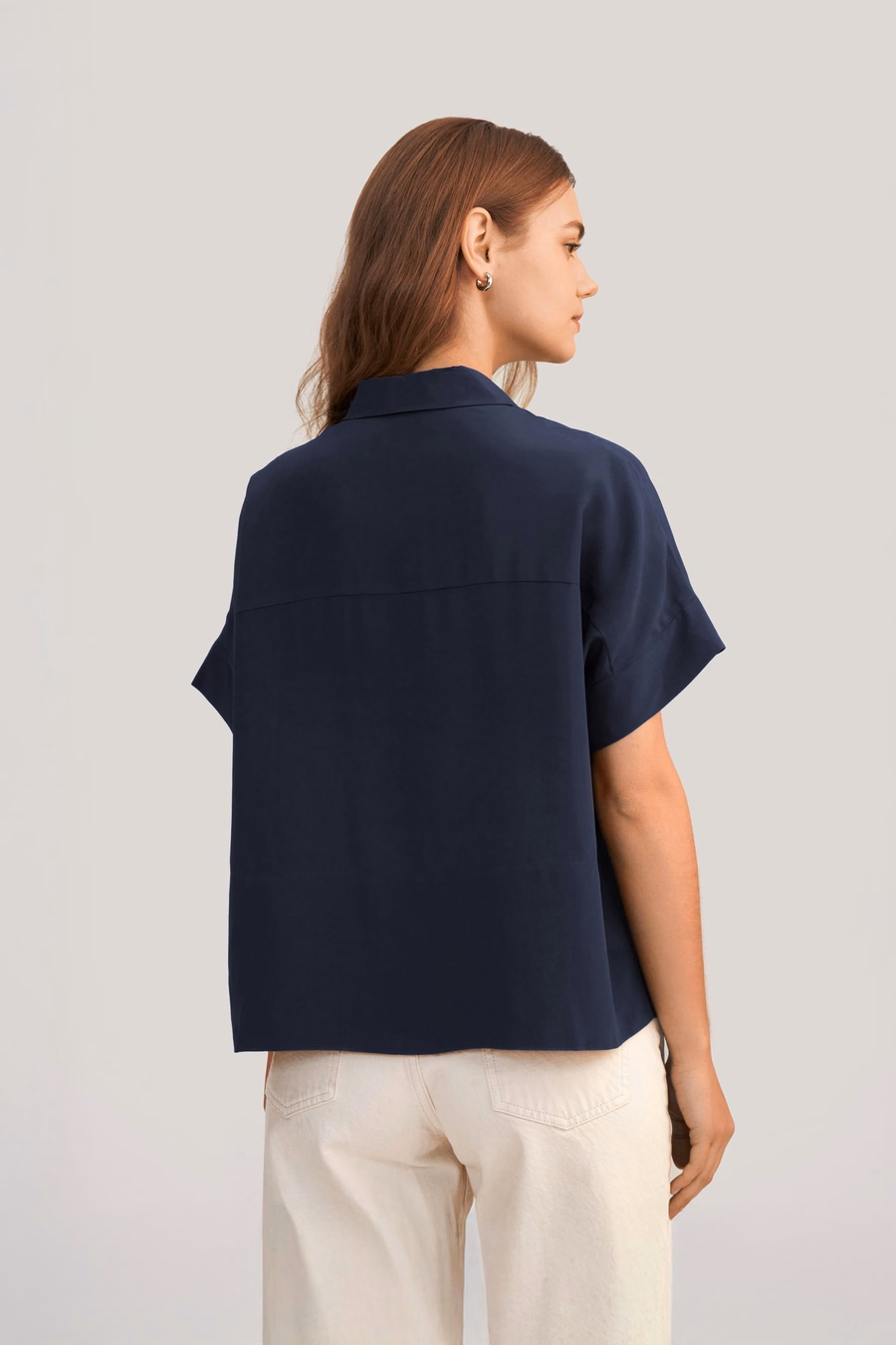 T-shirt en soie à manches courtes décontracté et ample