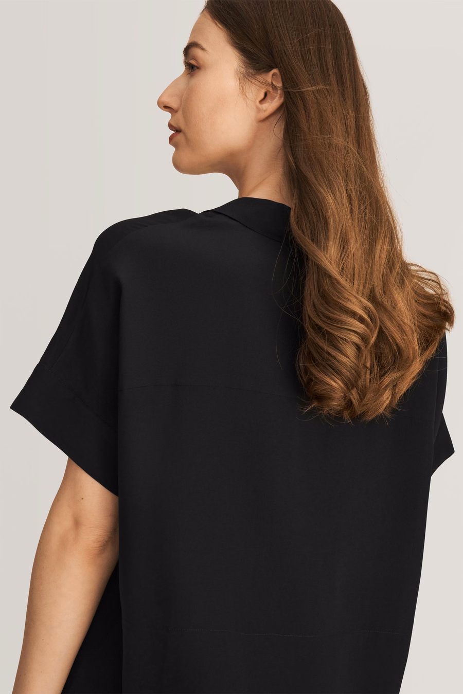 T-shirt en soie à manches courtes décontracté et ample
