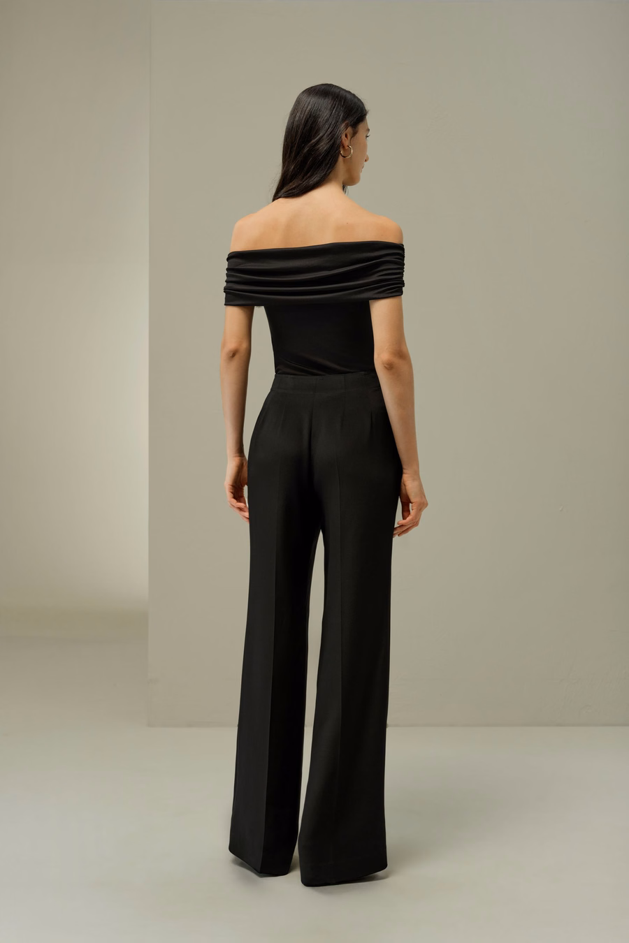 Top Slim à Epaule Dévoilée en Soie Jersey