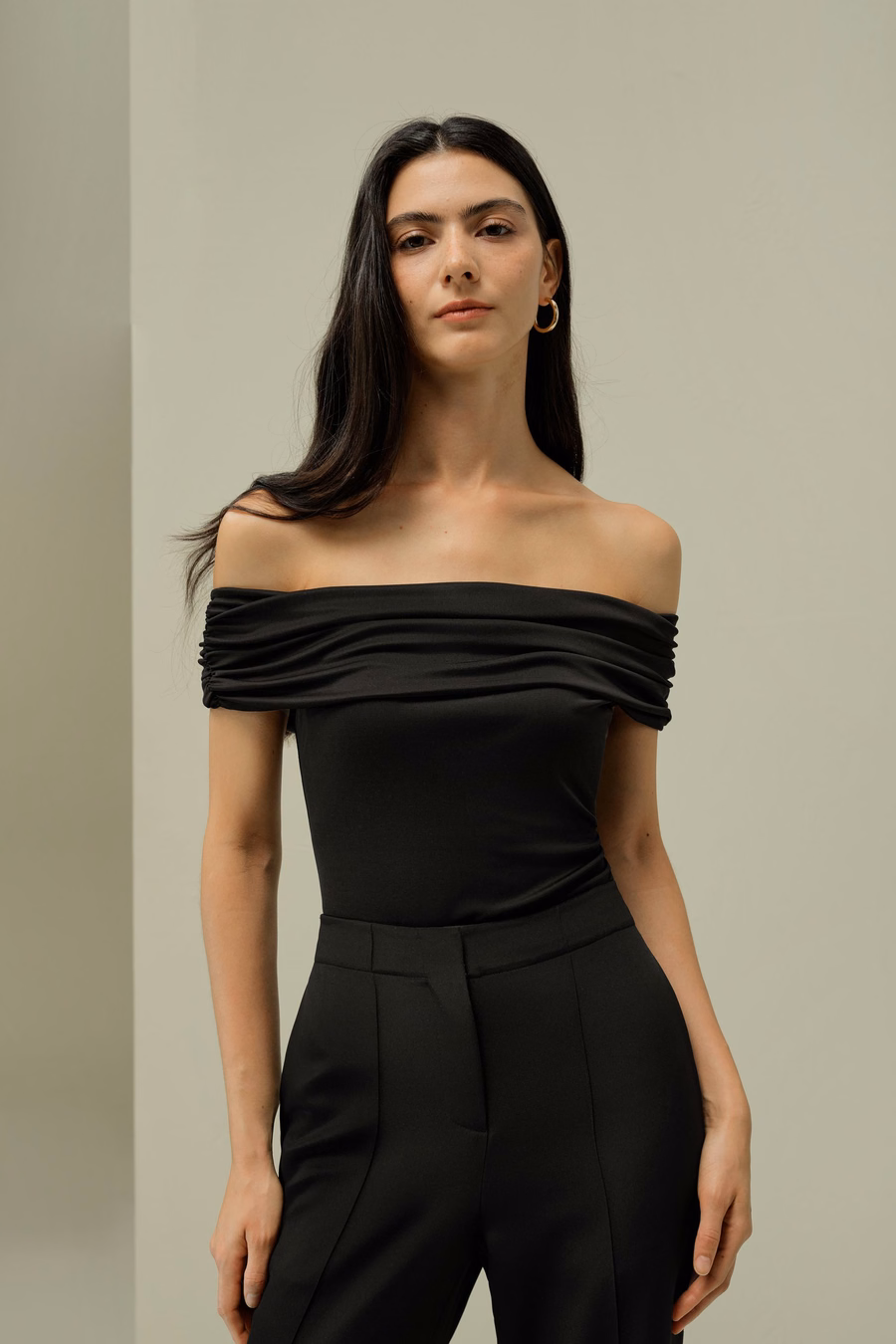 Top Slim à Epaule Dévoilée en Soie Jersey