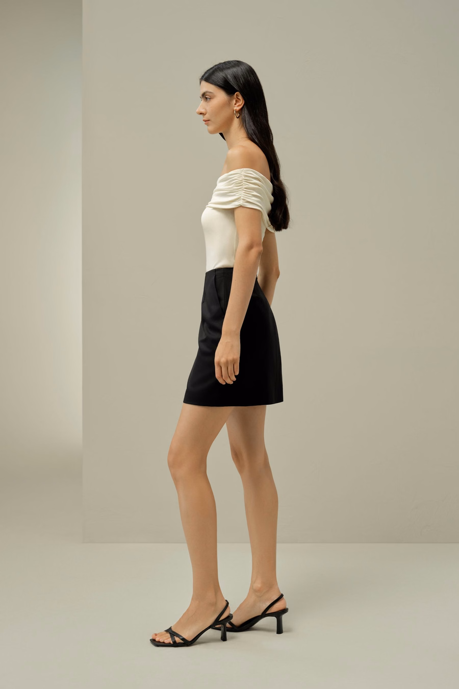 Top Slim à Epaule Dévoilée en Soie Jersey