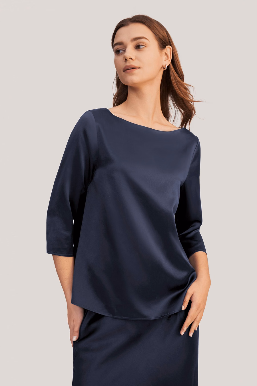 Blouse en soie à col bateau à manches 3/4