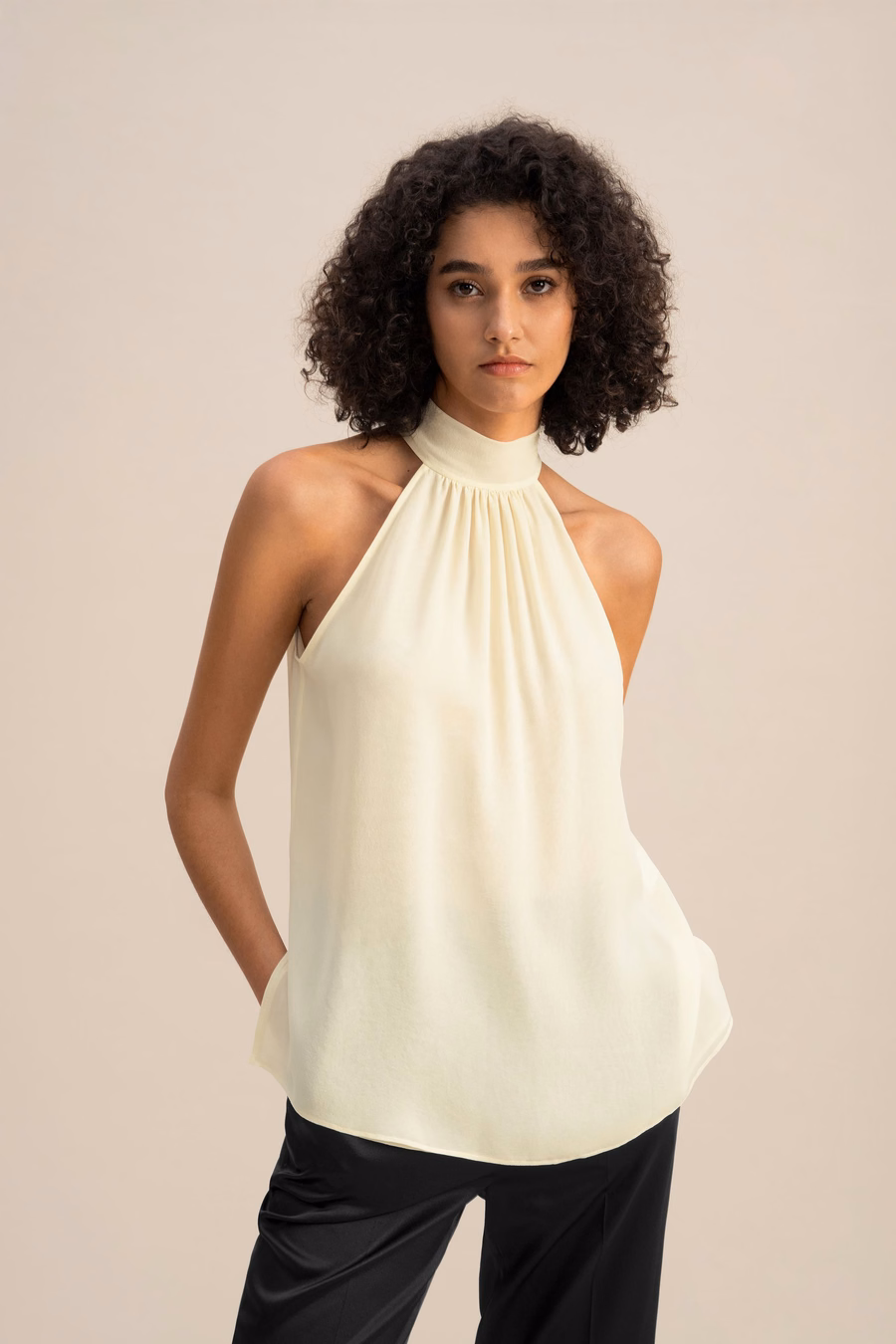 Haut à col halter en georgette de soie