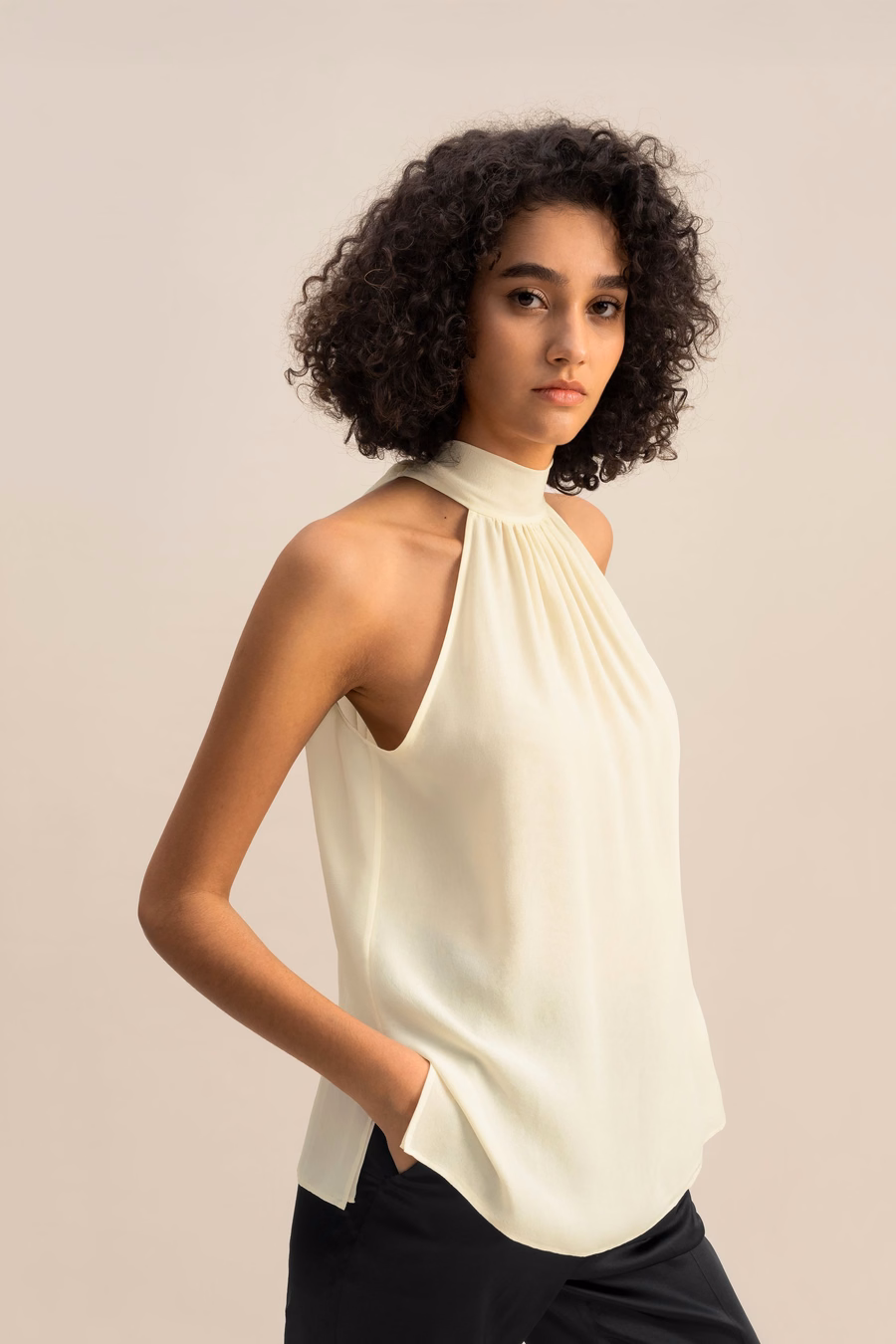 Haut à col halter en georgette de soie