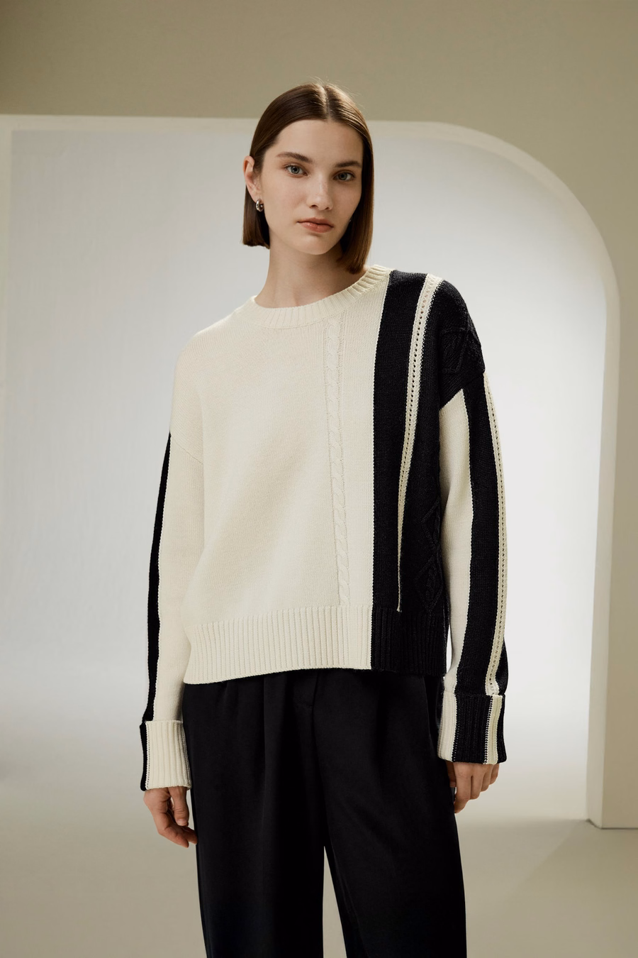 Pull en laine tricoté à rayures bicolores