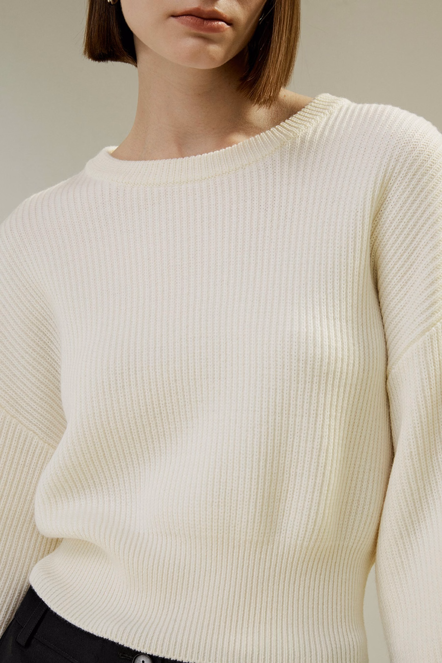 Pull en laine mérinos à col rond et épaules tombantes