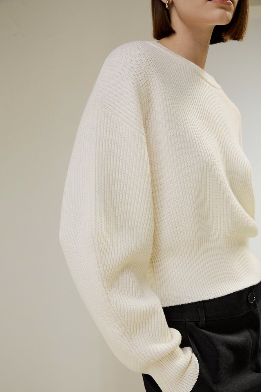 Pull en laine mérinos à col rond et épaules tombantes