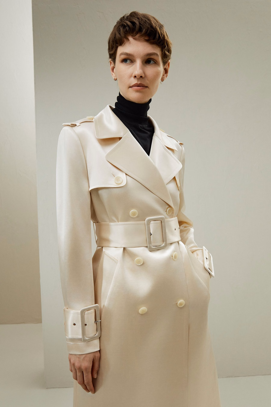 Manteau ceinturé en mélange de soie à double boutonnage