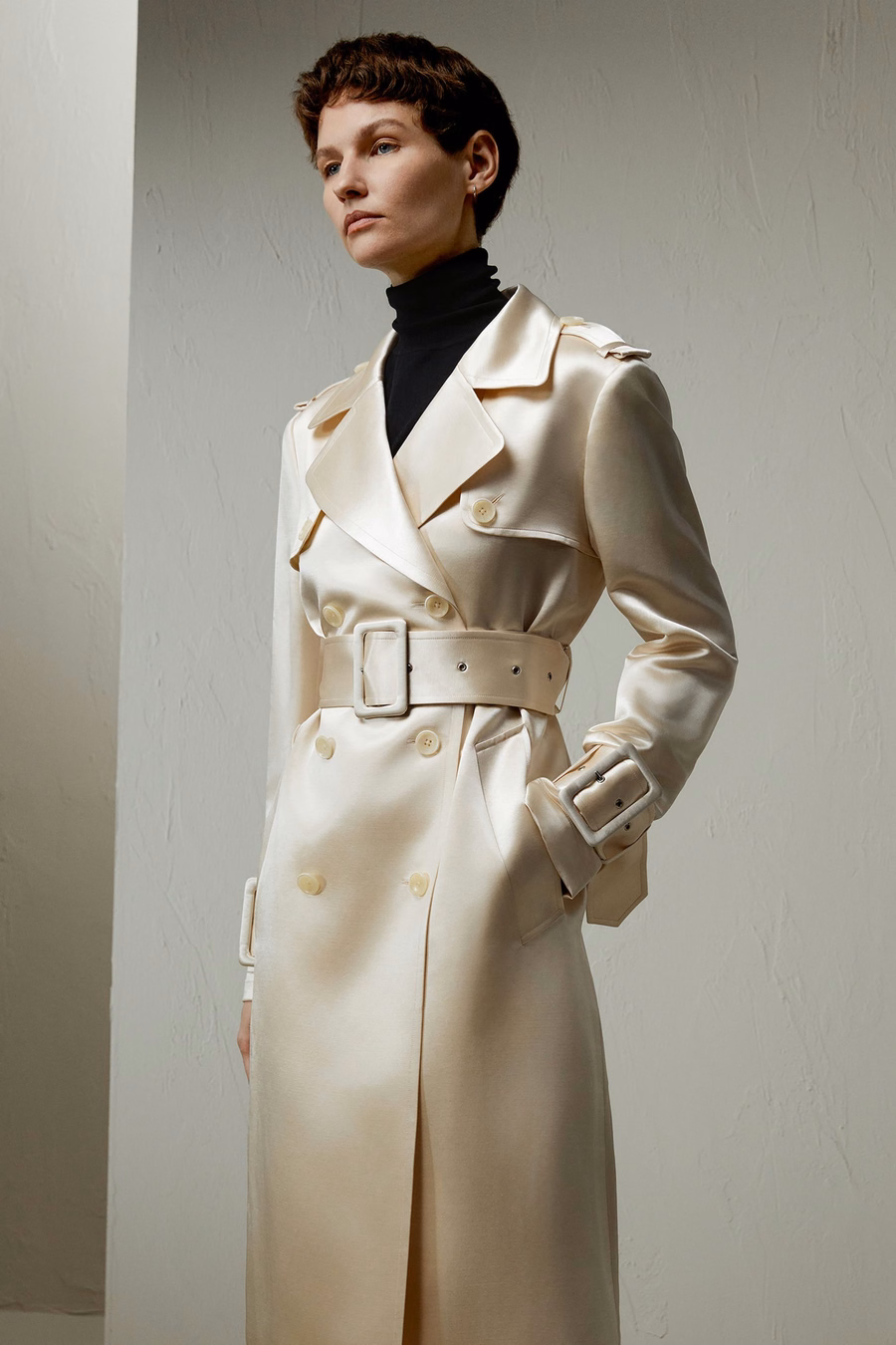 Manteau ceinturé en mélange de soie à double boutonnage