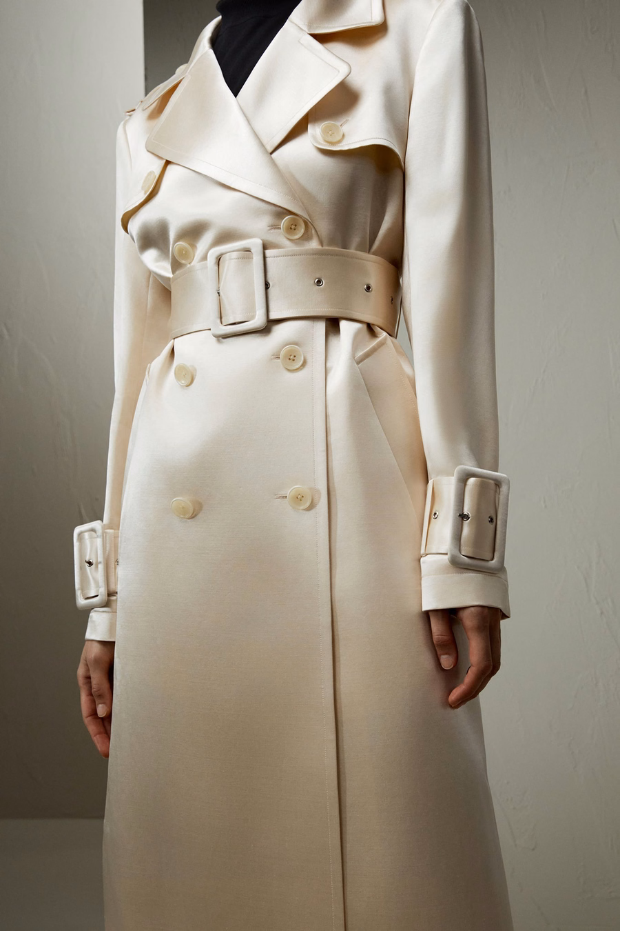 Manteau ceinturé en mélange de soie à double boutonnage
