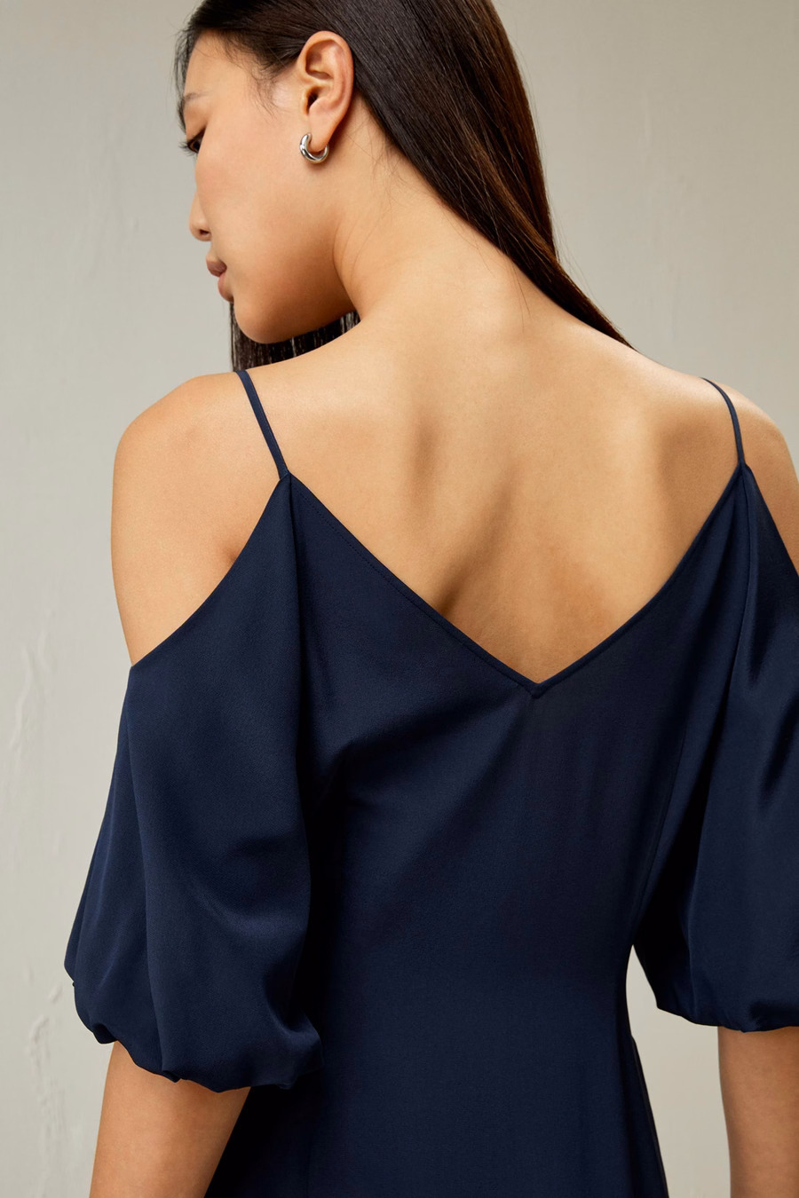 Robe en soie à épaules dénudées