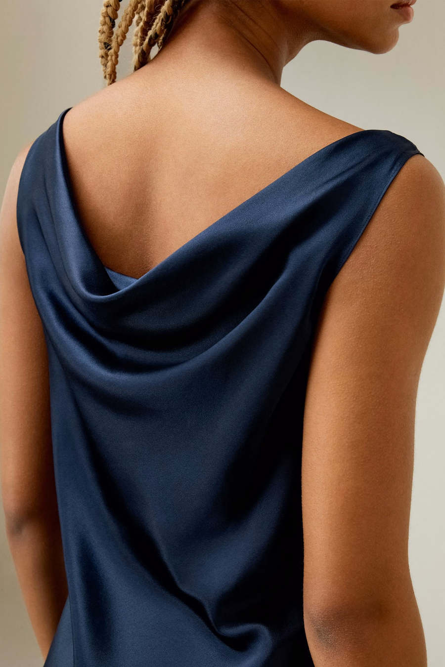Robe midi en soie à col bénitier
