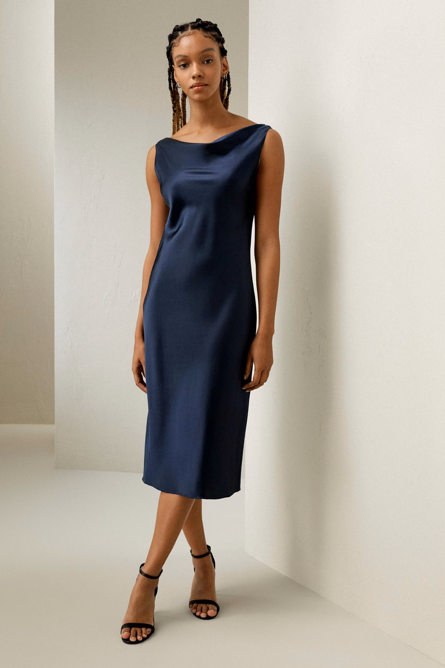 Robe midi en soie à col bénitier