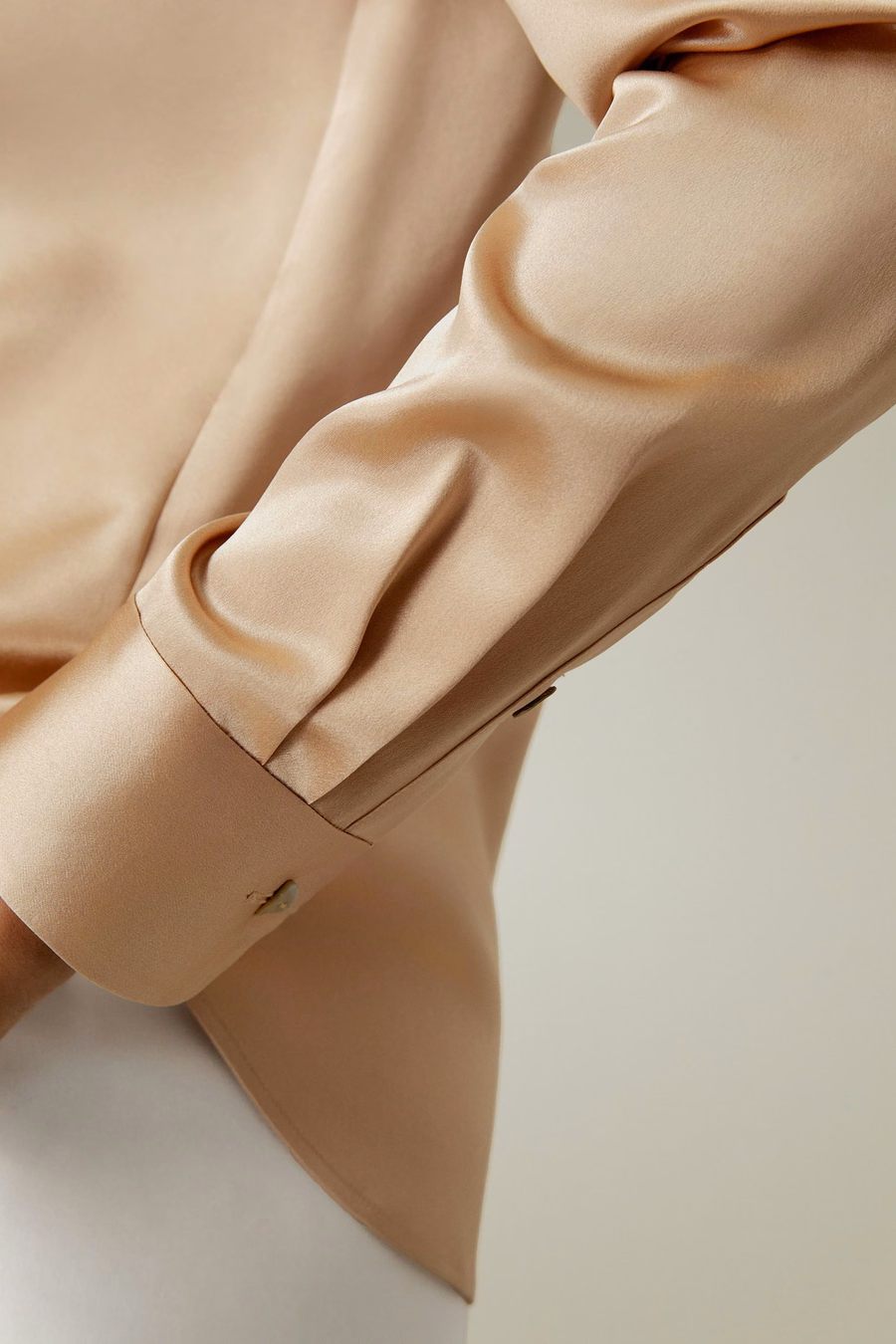 Chemise en Soie à Col Élargi