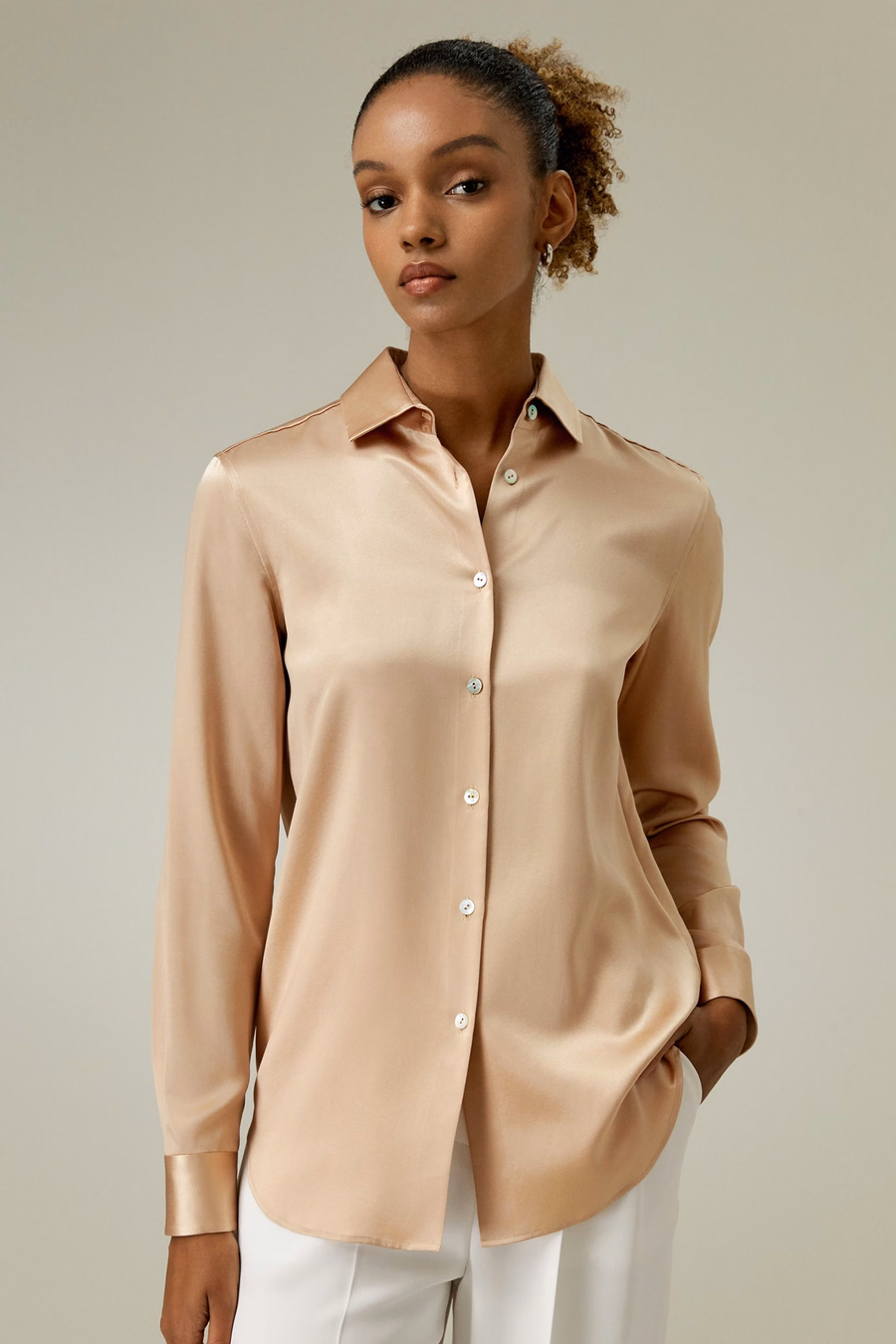 Chemise en Soie à Col Élargi