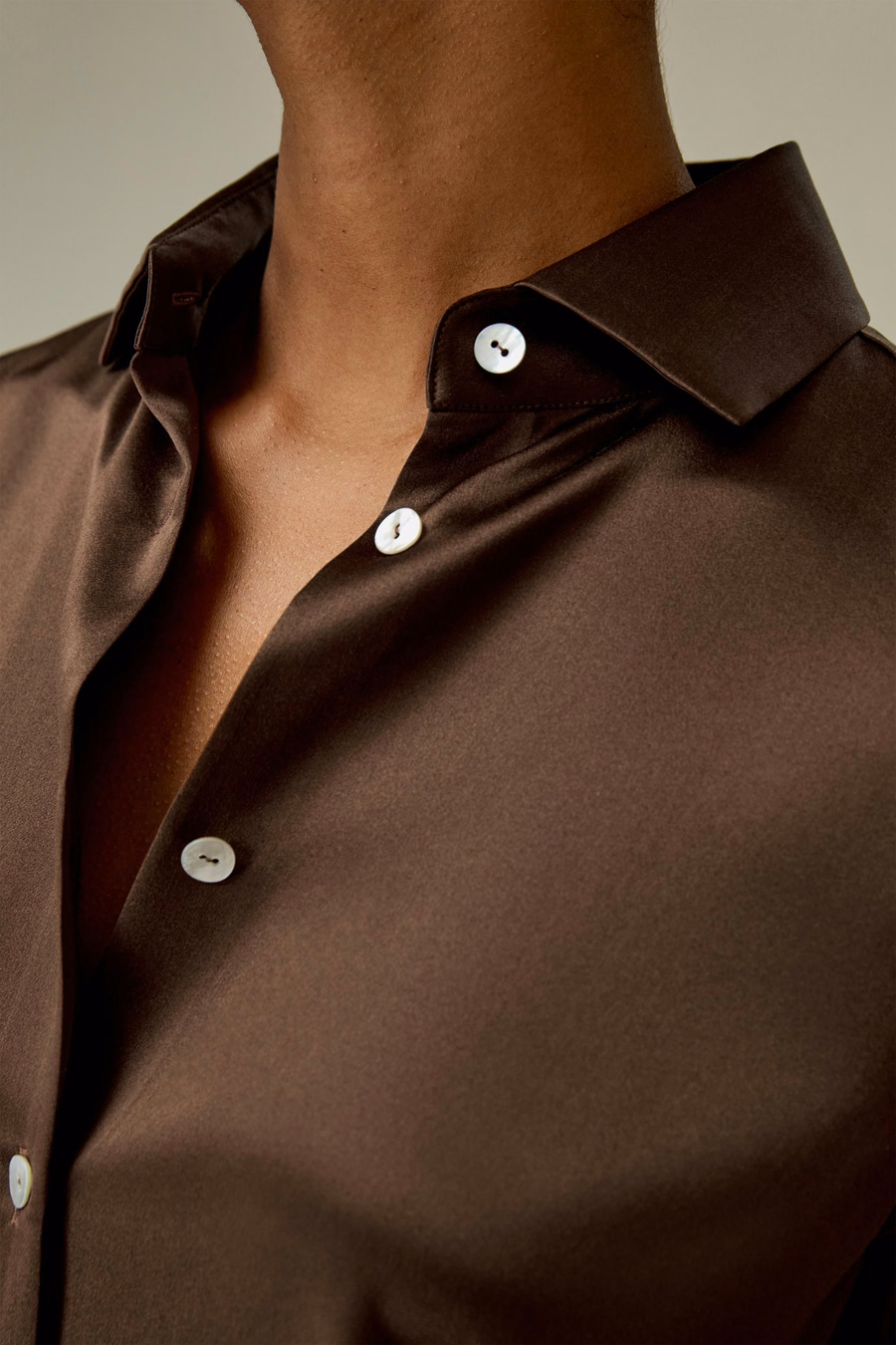 Chemise en Soie à Col Élargi