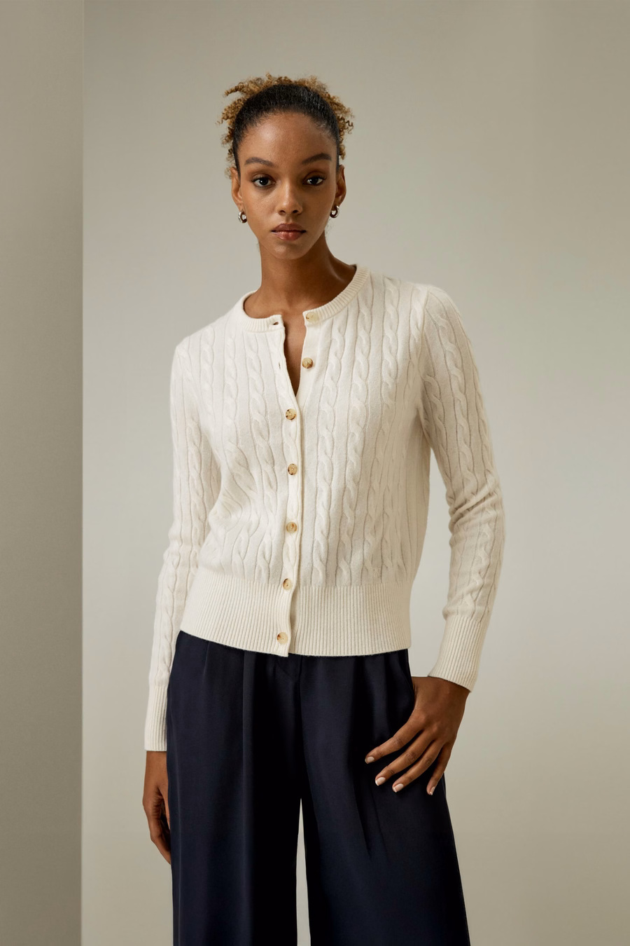 Cardigan en cachemire à torsades pour bébé