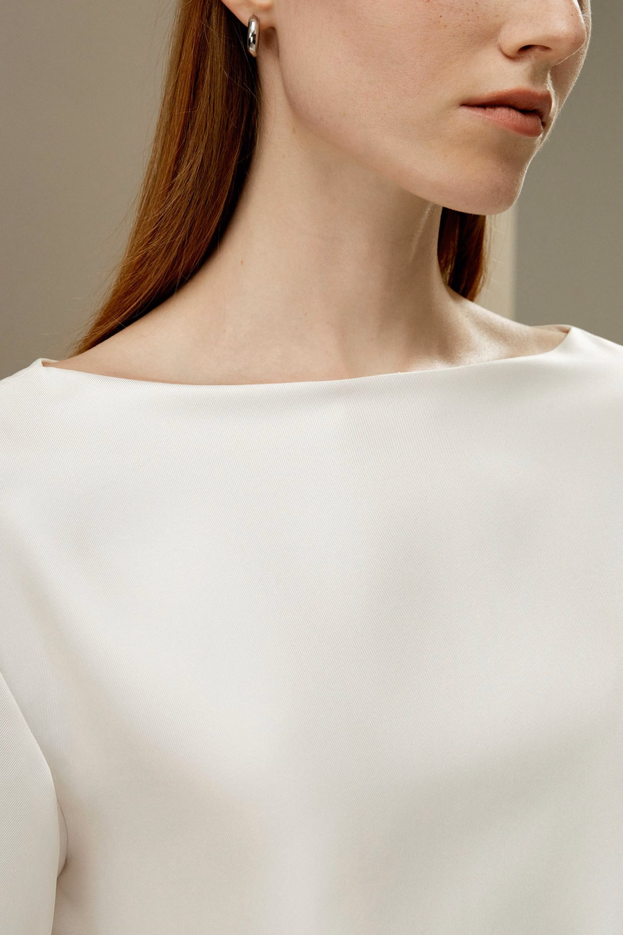 Blouse en soie twill avec encolure bateau