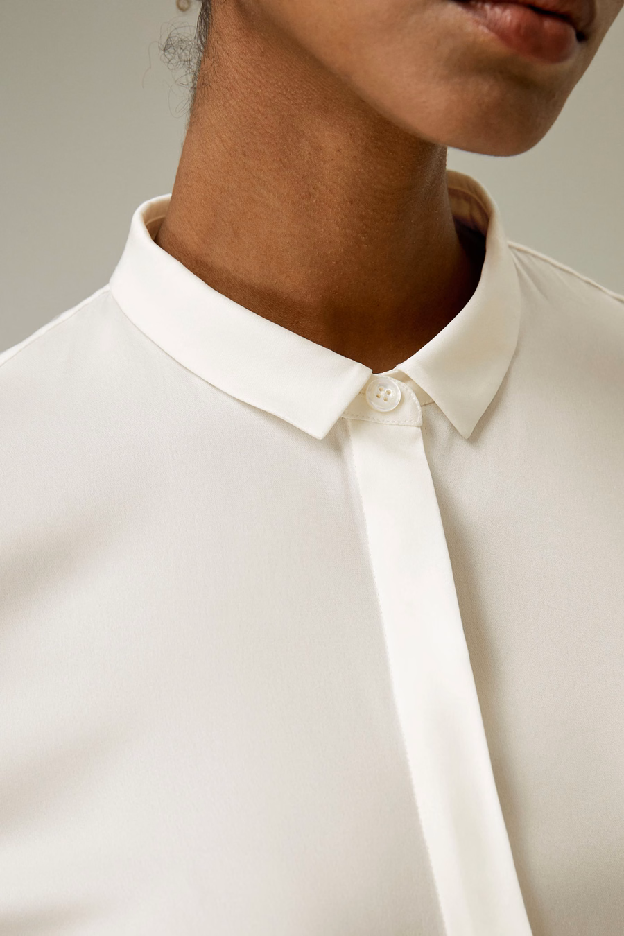 Chemise en soie à col classique