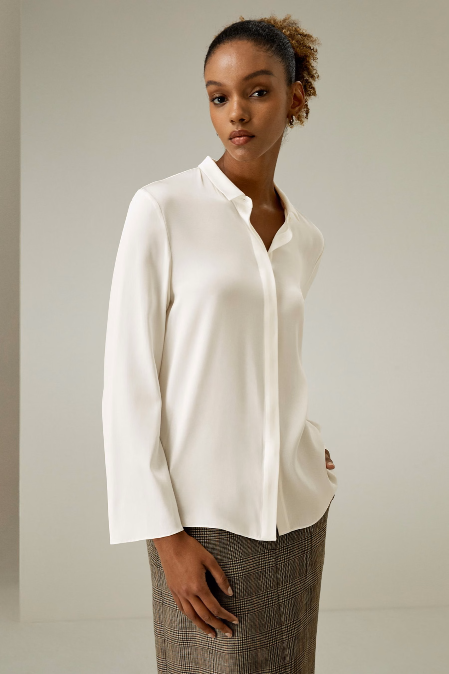 Chemise en soie à col classique