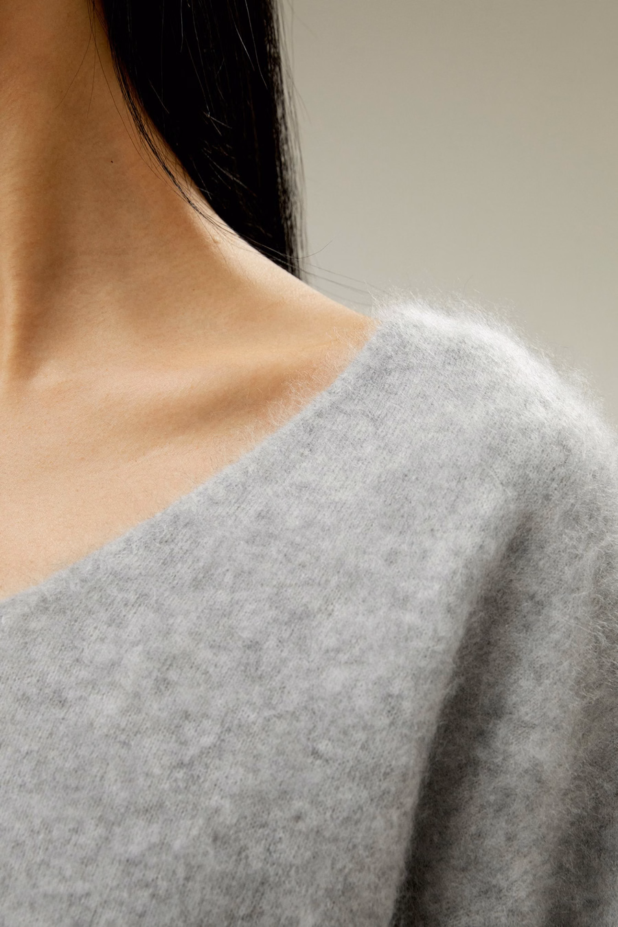 Pull en cachemire à col en V brossé