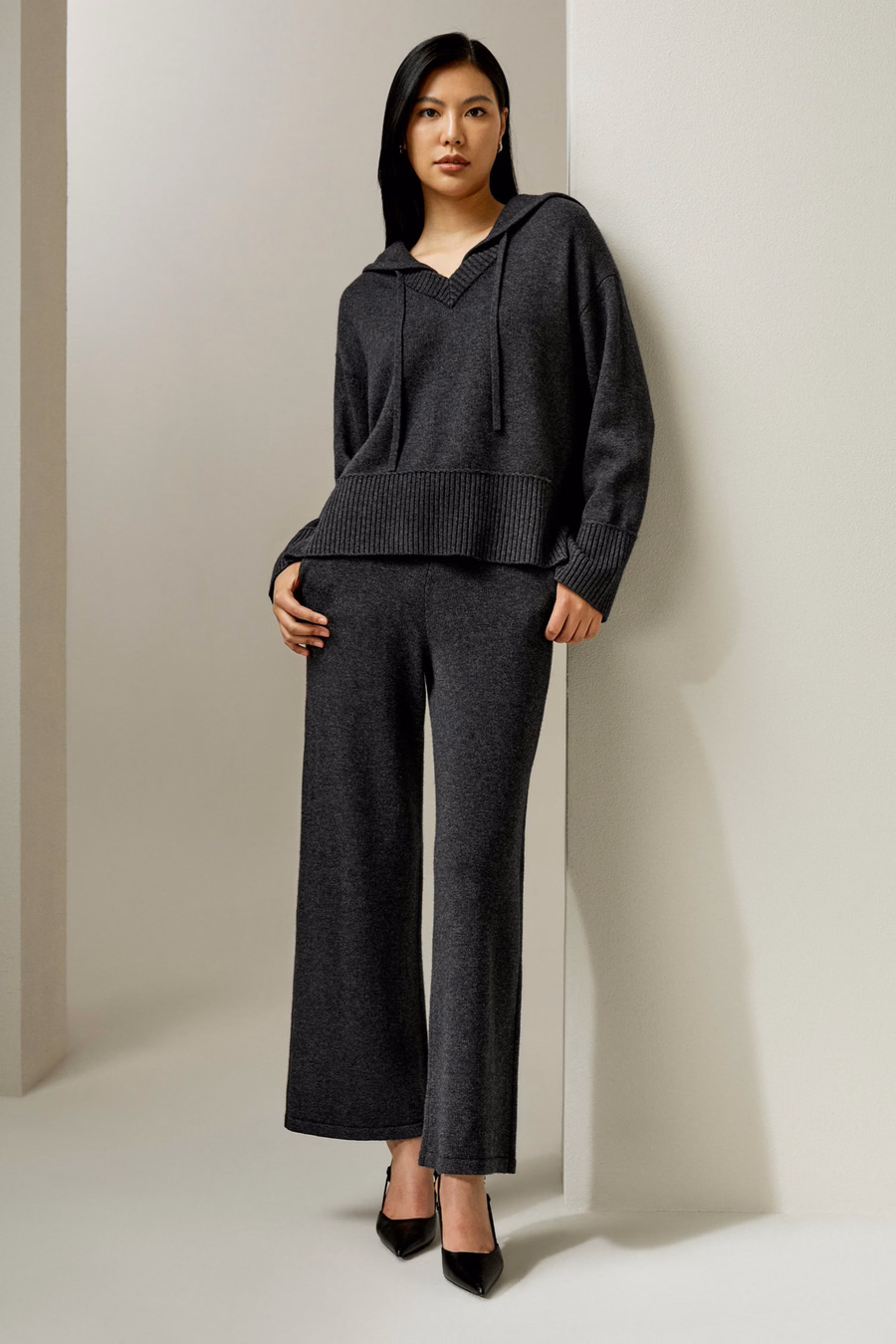 Pull à capuche en mélange de laine et cachemire en V