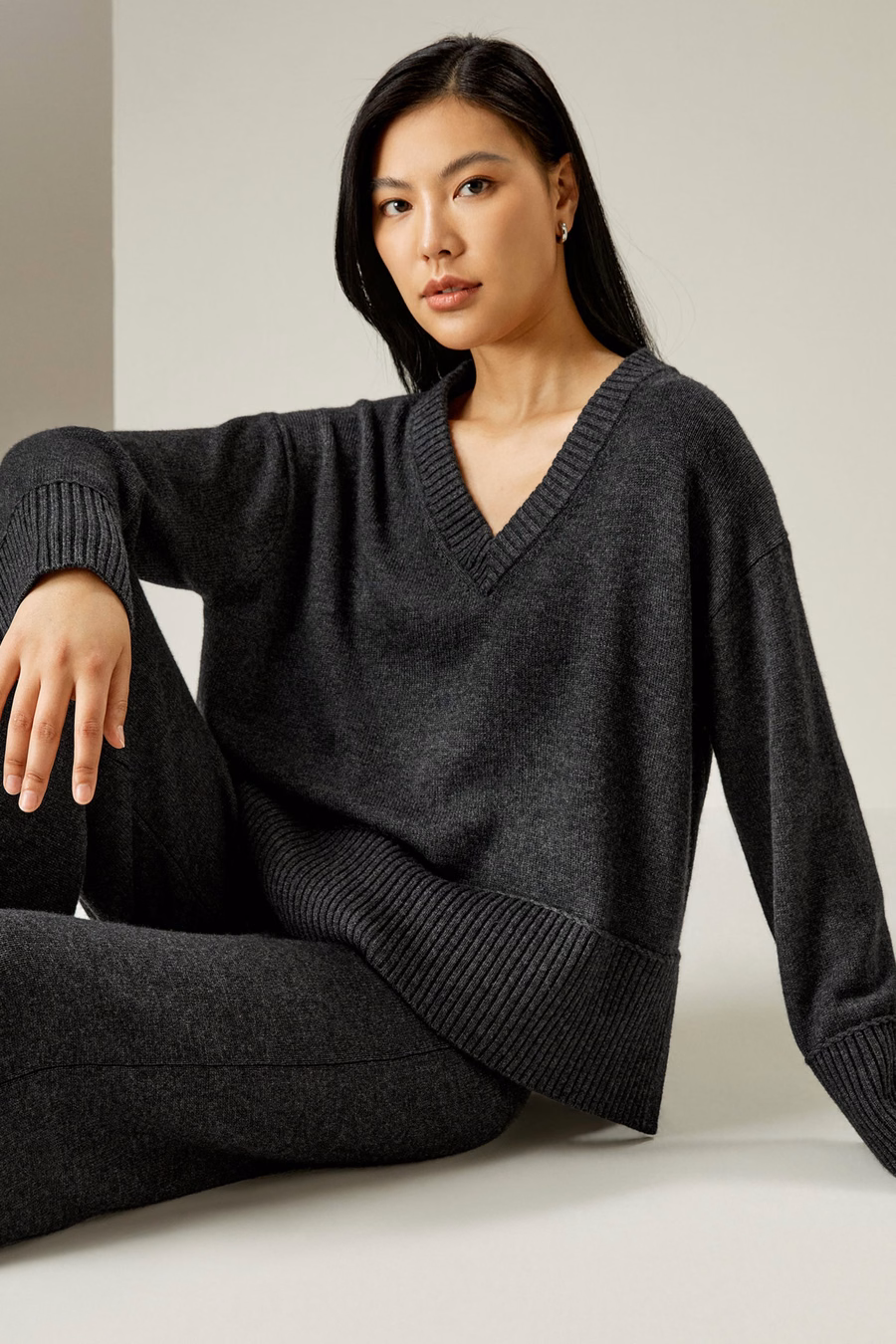 Pull à capuche en mélange de laine et cachemire en V