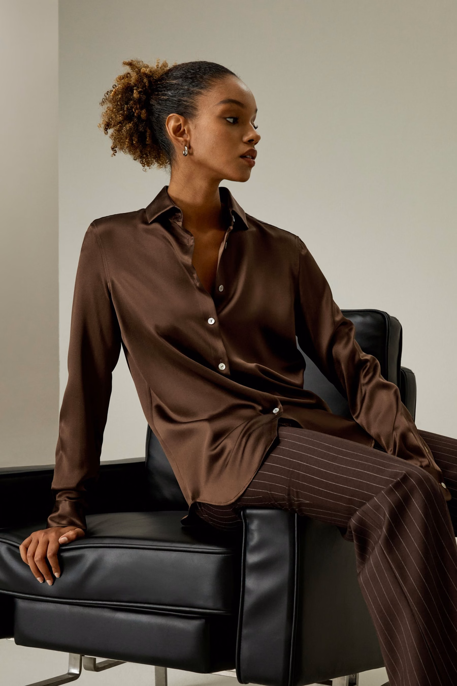 Chemise en Soie à Col Élargi