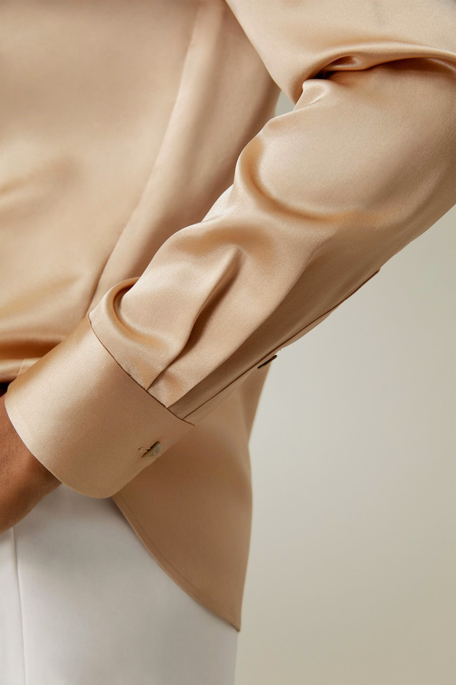 Chemise en Soie à Col Élargi
